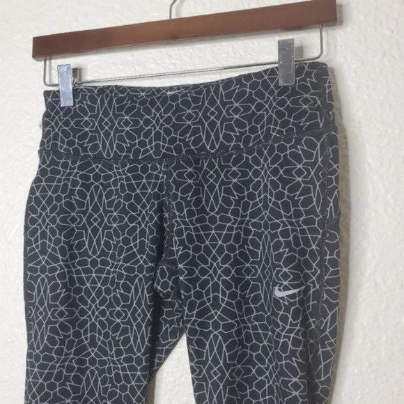 Nike Epic Run Women's Training Cropped Leggings - Picture 6 of 6